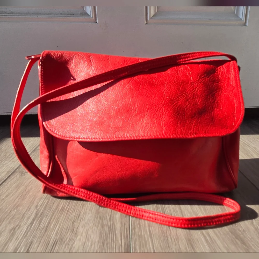 Vintage Samantha Scott Red Genuine Leather Crossbody Flap Bag — Bold Cherry Red - Picture 1 of 15